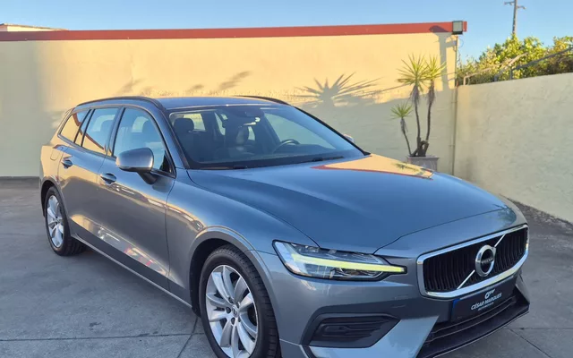 Volvo V60 2.0 D3 Momentum Plus