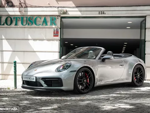 Porsche 911 (992) Carrera 4 GTS PDK