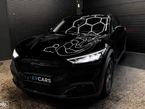 Ford Mustang Mach-E 75.7 kWh Base