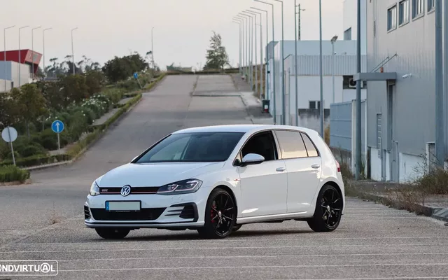 VW Golf 2.0 TSI GTI DSG Performance