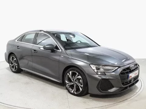 AUDI A3 A3 Sedán TFSI S line S tronic 110kW