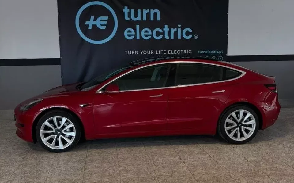 Tesla Model 3 Standard Range Plus RWD