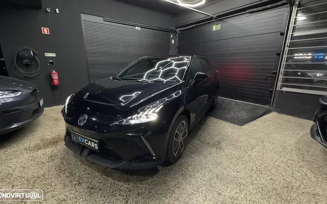 MG MG4 77 kWh Extended Range Luxury