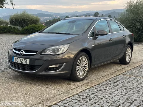 Opel Astra 1.6 CDTi Cosmo Start/Stop