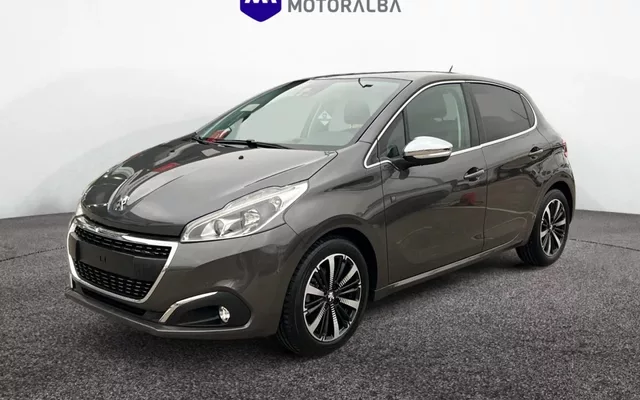 PEUGEOT 208 208 1.2 PureTech S&S Tech Edition 82