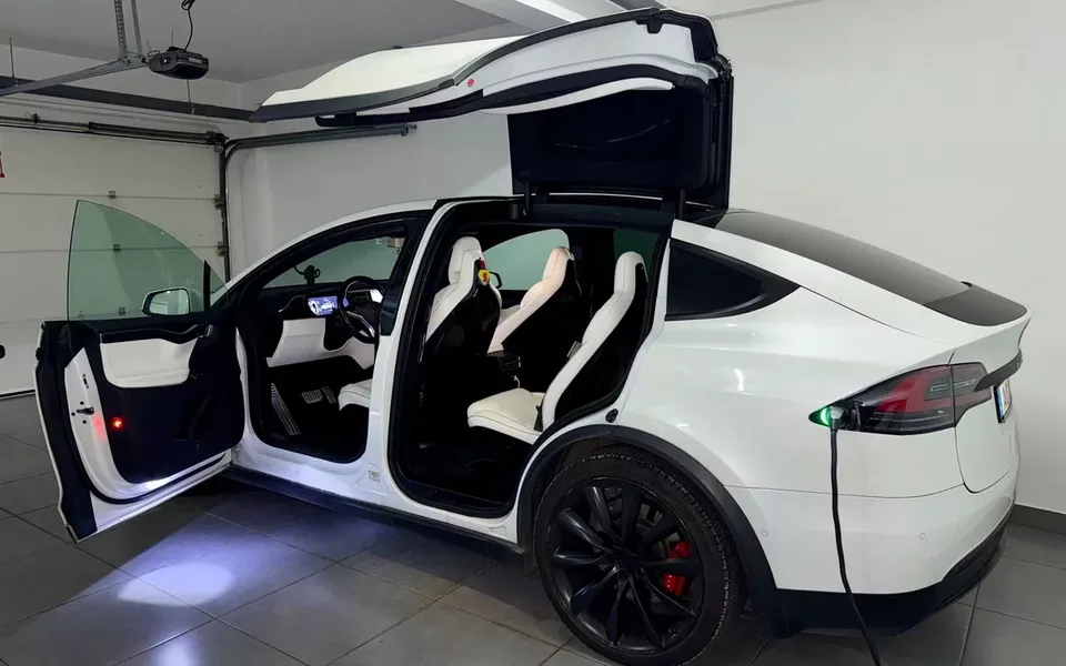 Tesla Model X P100D