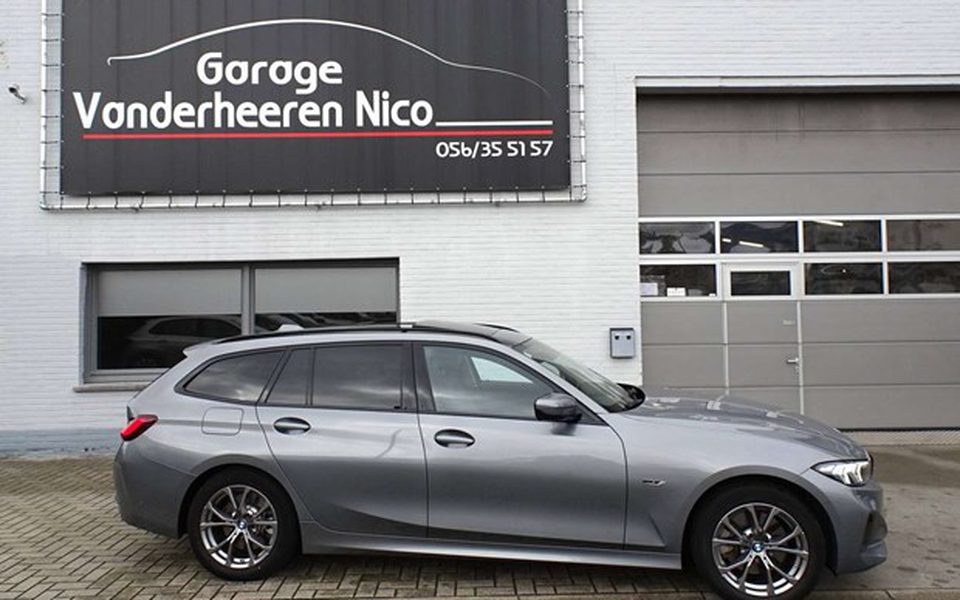 BMW 330