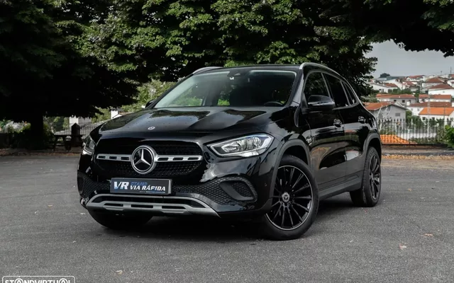 Mercedes-Benz GLA 180 7G-DCT Style