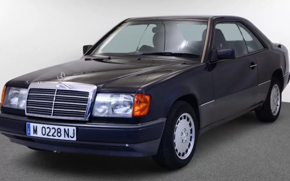 Mercedes-Benz E-CLASS 300 CE 24V 2P