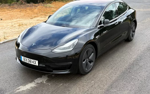 Tesla Model 3 Long-Range Dual Motor AWD