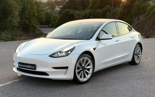 Tesla Model 3 Tração Traseira