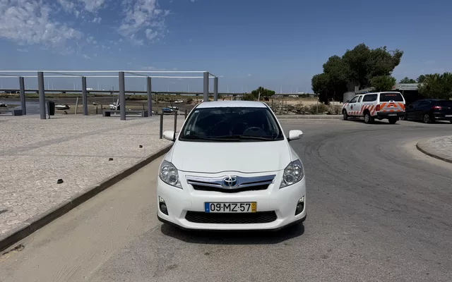 Toyota Auris 1.8 HSD Sport+Skyview +Navi