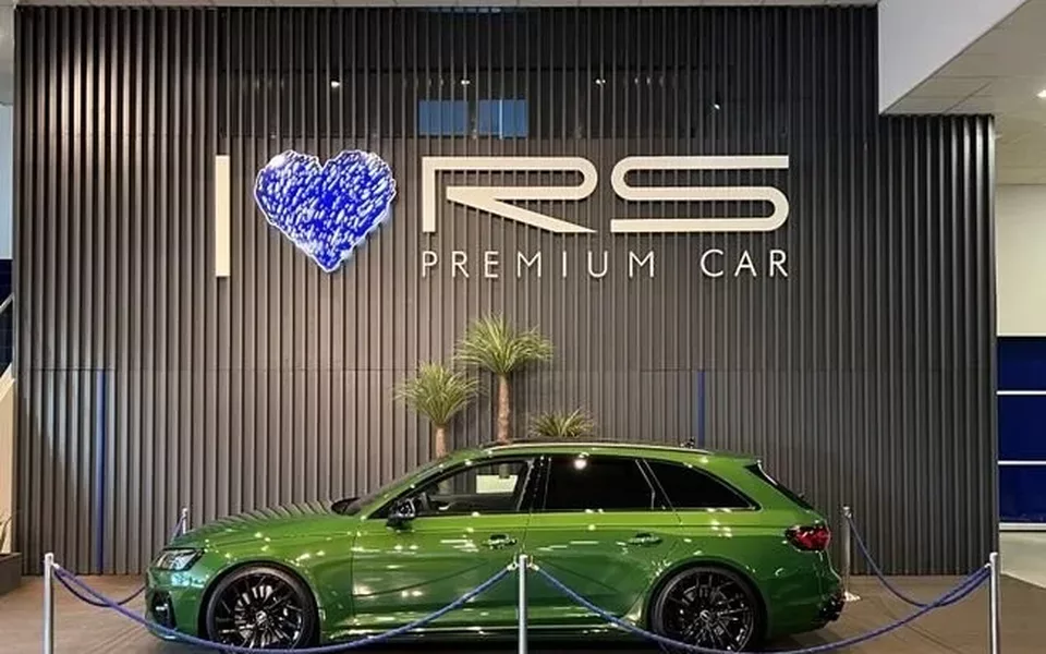 AUDI A4 RS4 Avant