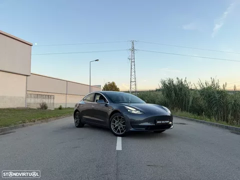 Tesla Model 3 Standard Range Plus RWD