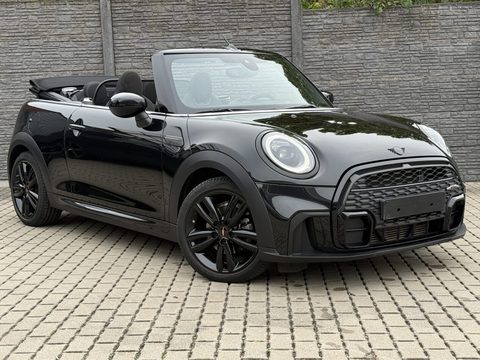 Mini Cooper Cabrio 1.5i Automaat JCW Pakket