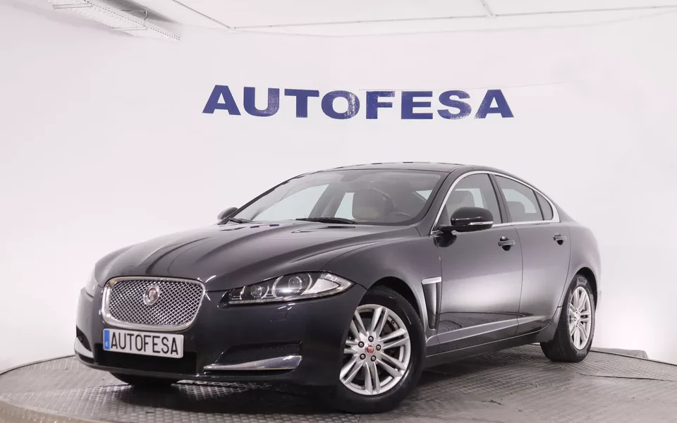 Jaguar Xf XF 2.2D LUXURY AUTO 200CV 4P # CUERO, NAVY, PARKTRONIC