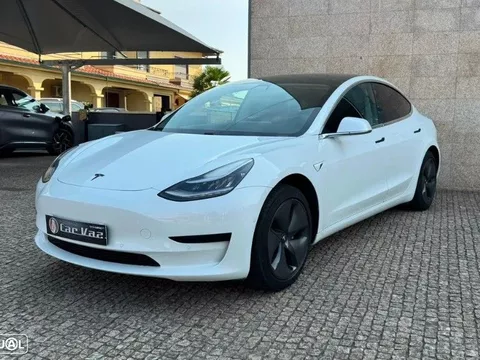 Tesla Model 3 Standard Range Plus RWD