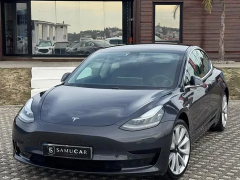 Tesla Model 3 Standard Range Plus RWD