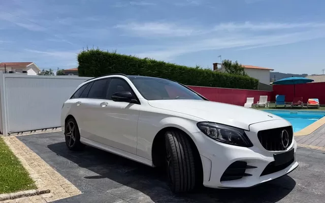 Mercedes-Benz C 220 d Station 9G-TRONIC AMG Line