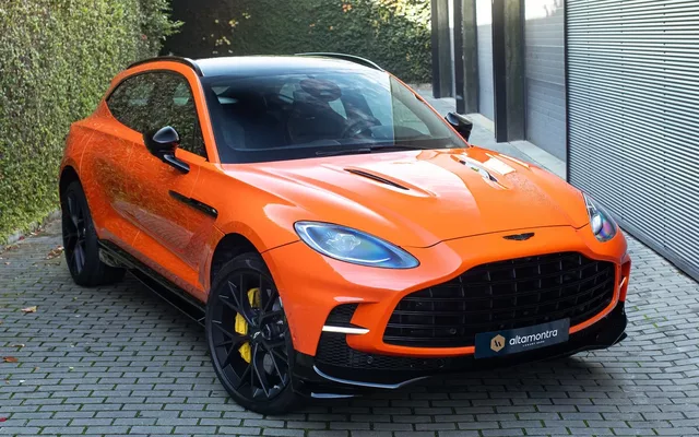 Aston Martin DBX 707