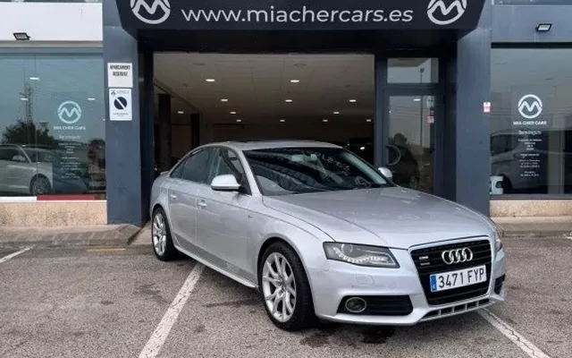 AUDI A4 A4 3.2 FSI quattro