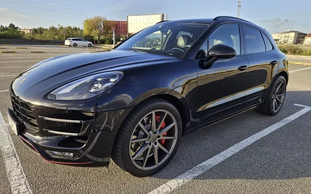 Porsche Macan Turbo PDK c/ Performance Pack