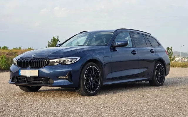 BMW 330