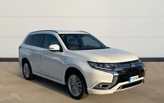 MITSUBISHI Outlander 2.4 PHEV KAITEKI AUTO 4WD 224 5P