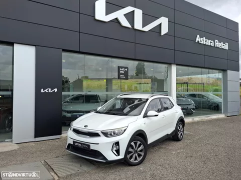 Kia Stonic 1.2 by FILA