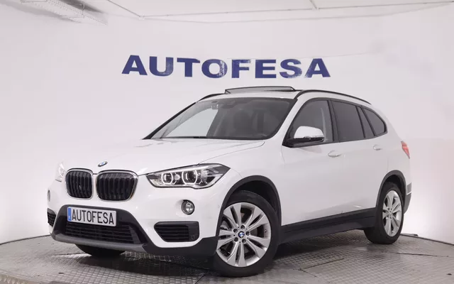 BMW X1 XDRIVE 25I AUTO XDRIVE 231CV 5P # TECHO PANORAMICO ELECTRICO,NAVY,PARKTRONIC