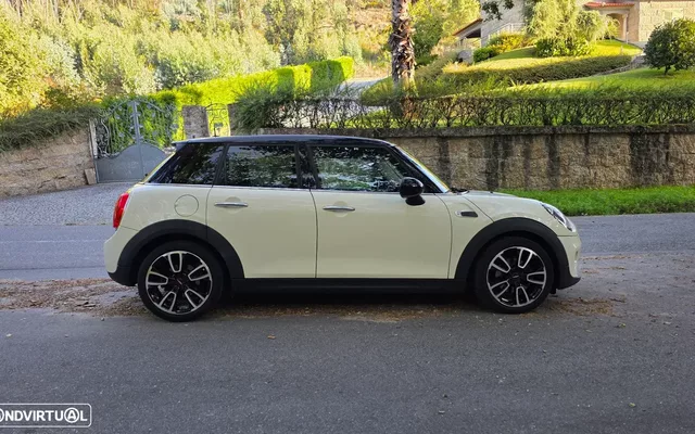 MINI 5 Portas Cooper D 60 Years Chili