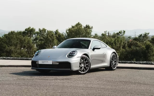 Porsche 911 (992) Carrera