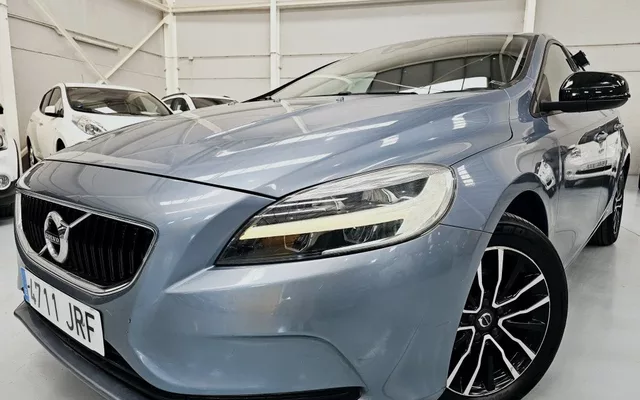 VOLVO V40 V40 D2 Momentum 120 - 9990€ en Massanassa