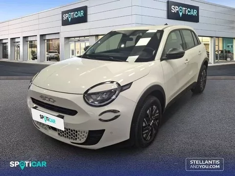 FIAT 600 MHEV 1.2 74kW (100CV) DDCT - - 17990€ en Zaragoza