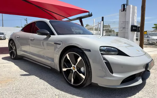 Porsche Taycan Turbo