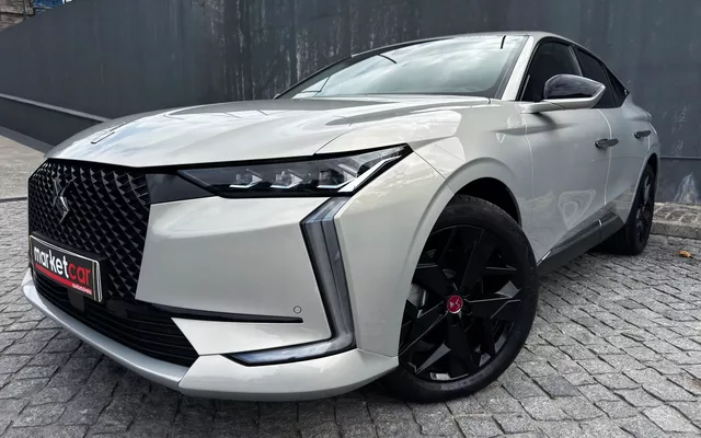 DS DS4 E-TENSE 225 PERFORMANCE LINE+