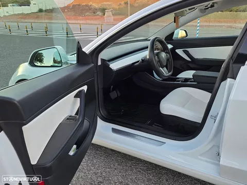 Tesla Model 3 Standard Range Plus RWD