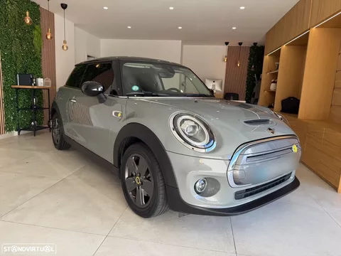 MINI 3 Portas Cooper SE Essential