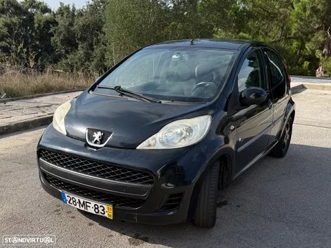 Peugeot 107 1.0 Black&Silver E5