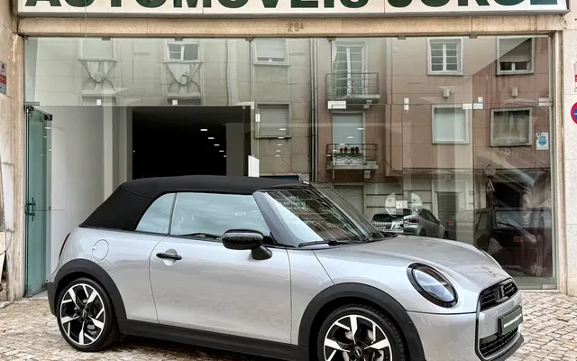 MINI Cabrio C Favoured S