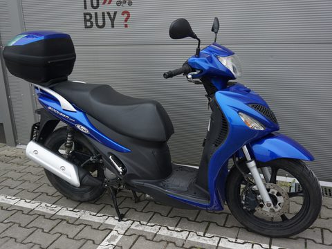 Suzuki UX 125 Sixteen
