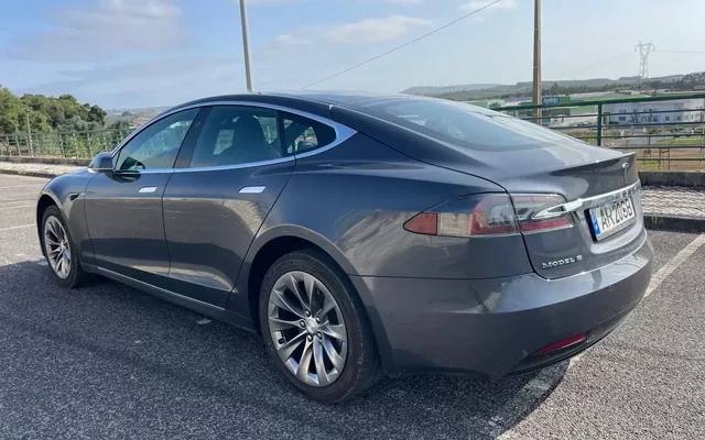 Tesla Model S 100D AWD Performance
