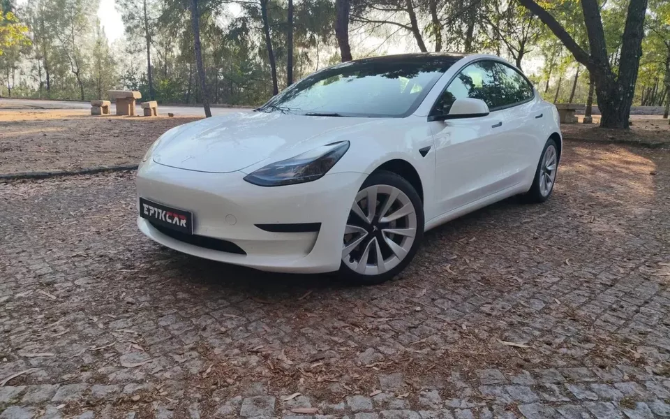 Tesla Model 3 Standard Range Plus RWD