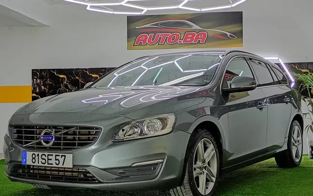 Volvo V60 2.0 D2 R-Design Momentum