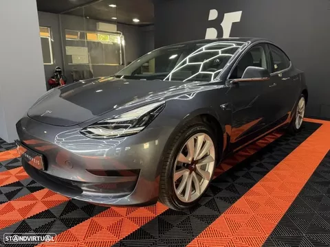 Tesla Model 3 Standard Range Plus RWD