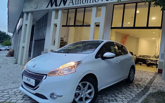 Peugeot 208 1.2 VTi SE Style