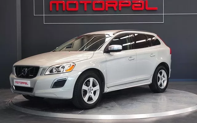 VOLVO XC60 XC60 B5 R-Design AWD Aut.