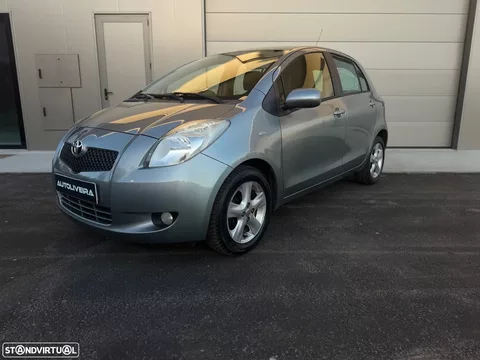 Toyota Yaris 1.3 VVT-i Sol AC+VSC
