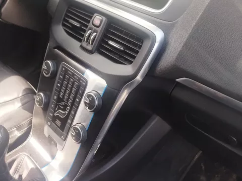 Volvo V40 D2 R Design