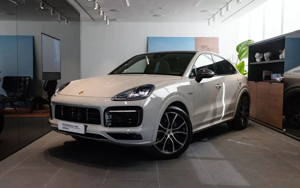 Porsche Cayenne Coupé E-Hybrid Platinum Edition